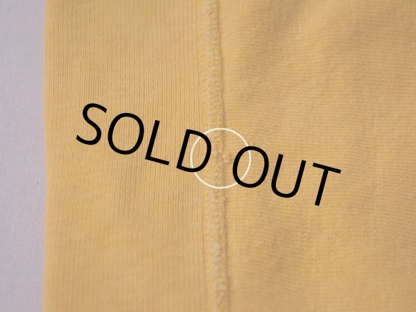 サイドに僅かなホツレ。