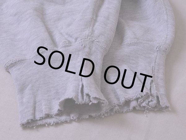 袖リブにダメージ。