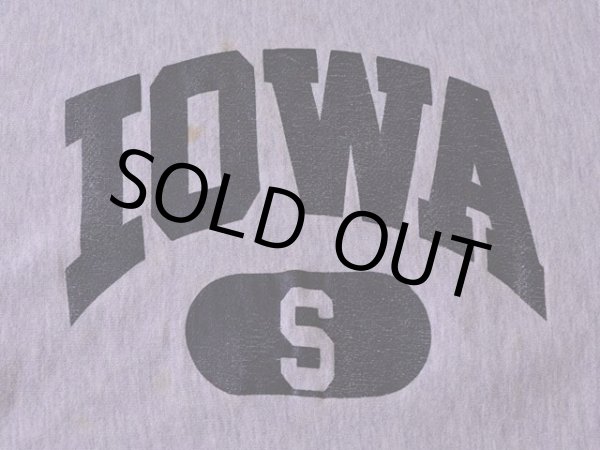 胸プリント付近に少々シミ汚れ。