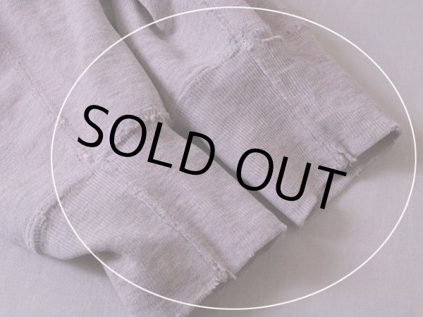 袖リブにダメージ。