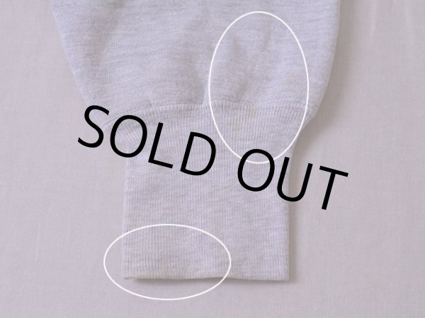 袖口に薄らシミ汚れ。