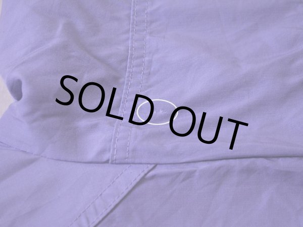 フードに僅かな傷。