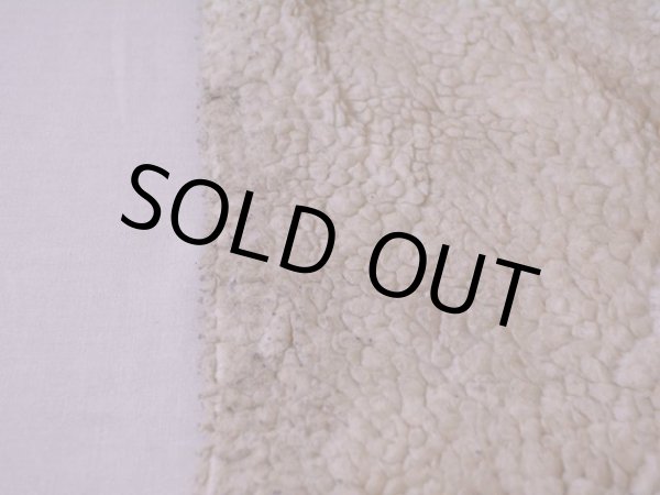 裏ボアに多少の毛玉と薄ら汚れ。