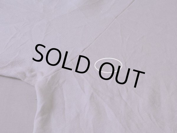 背中に小さな汚れ。