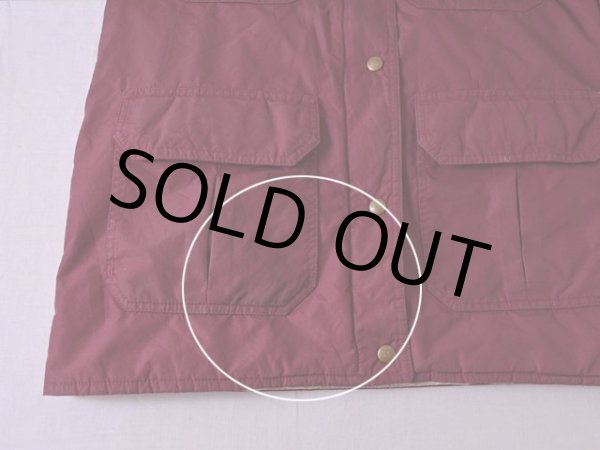 フロント裾付近に少々汚れ。