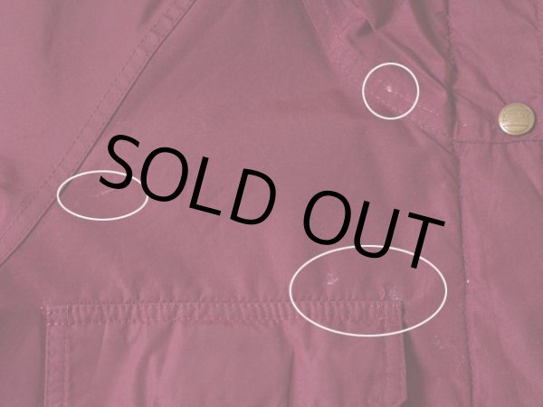 右胸付近に僅かな汚れ。