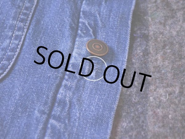 第3ボタン下に僅かなダメージ。