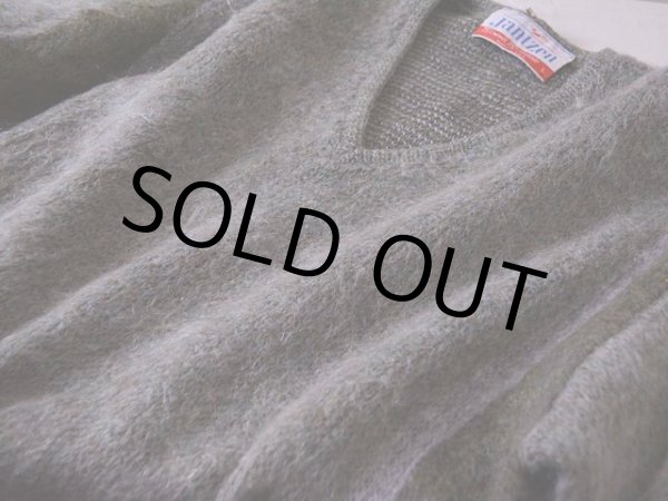 画像8: 1960s Jantzen Vネックモヘアセーター　 表記L  (8)