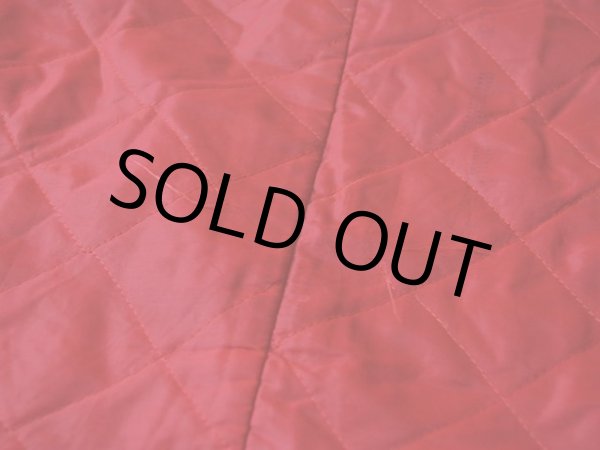 裏地のキルティングにステッチホツレ。