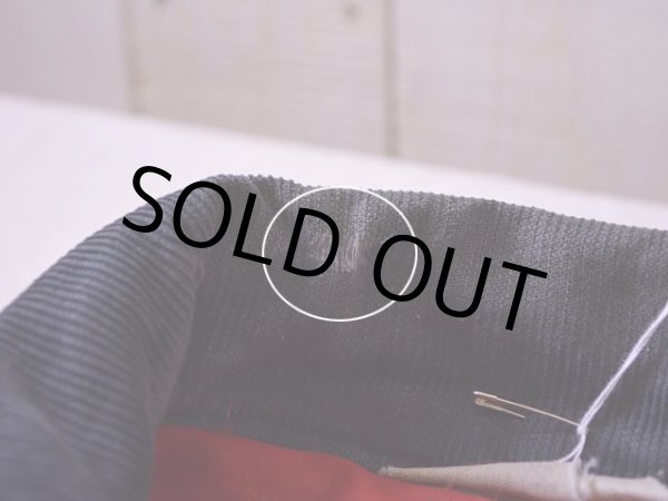 襟に少々ダメージ。