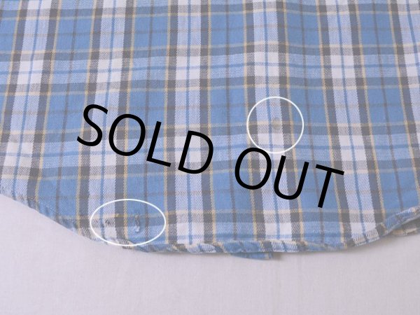 バック裾に少々ダメージ・汚れ。