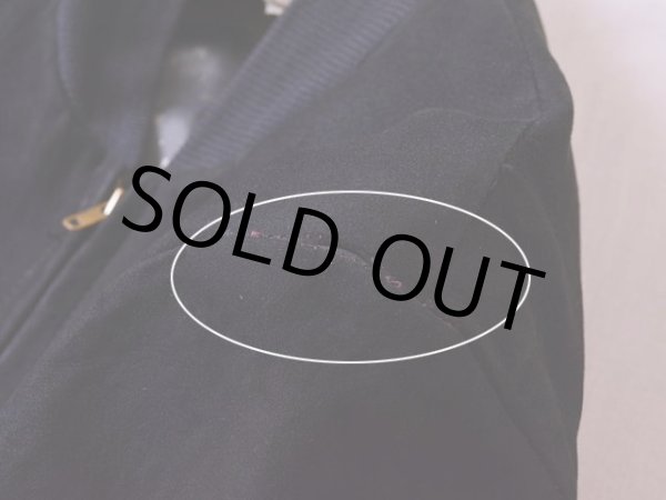 左肩に少々ステッチ切れ。