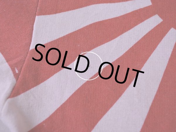 右胸付近に僅かなダメージ。