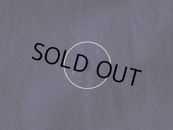 裏地に僅かなダメージ。