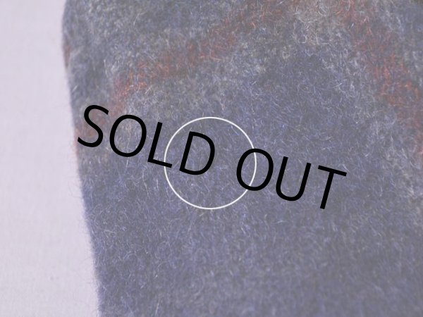 右肩に僅かな虫食い。