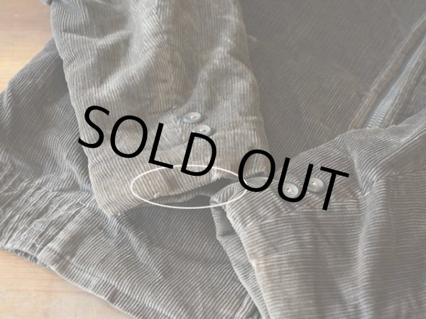 袖口に僅かなスレダメージ。