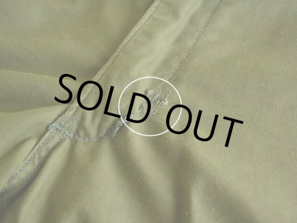 股付近に僅かなリペアとステッチホツレ。