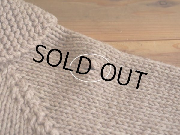 バック右肩付近にホツレ。