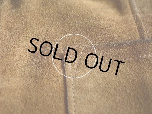 ポケット付け根に少々ステッチホツレ。