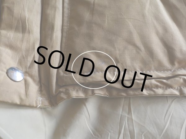 裾に少々汚れ。