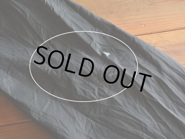 左袖に少々汚れ。