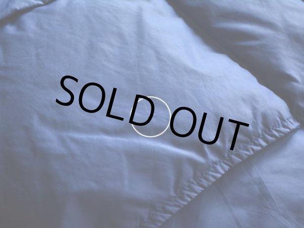 右裾に僅かな傷。