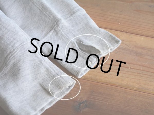 袖リブにダメージ。