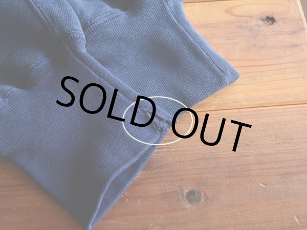 右袖リブに少々ダメージ。