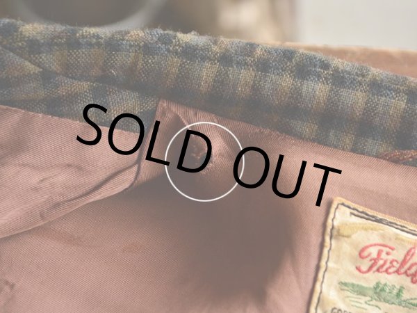 裏地に小さなダメージ。