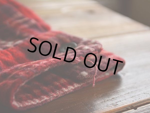 左袖口に少々ホツレ。