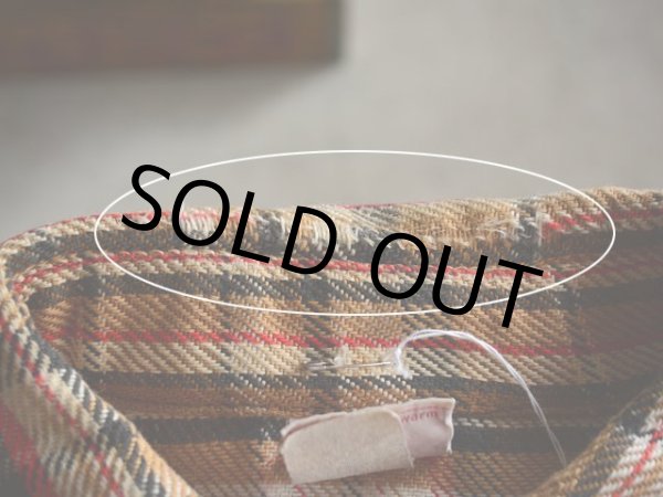 襟に少々スレ。