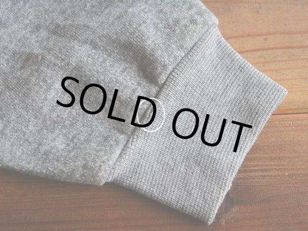 袖リブに僅かなダメージ。