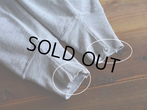 袖リブにダメージ。