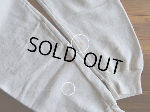 袖に少々シミ汚れ。