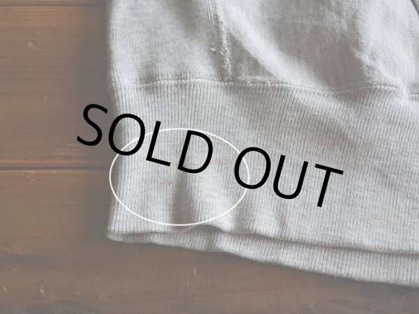 裾リブに薄ら汚れ。