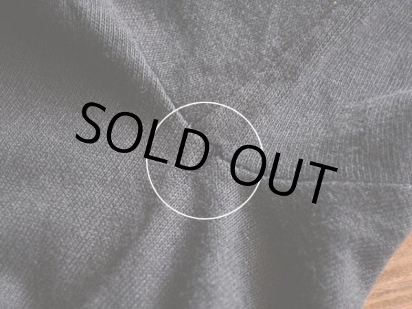 左脇に僅かなホツレ。