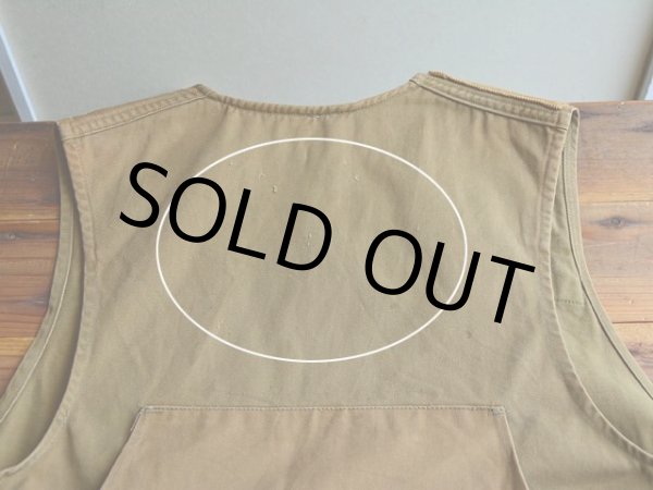 背中に多少の傷・汚れ。