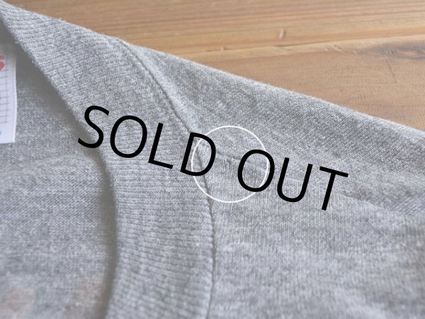 首リブ左横付近にピンホール。