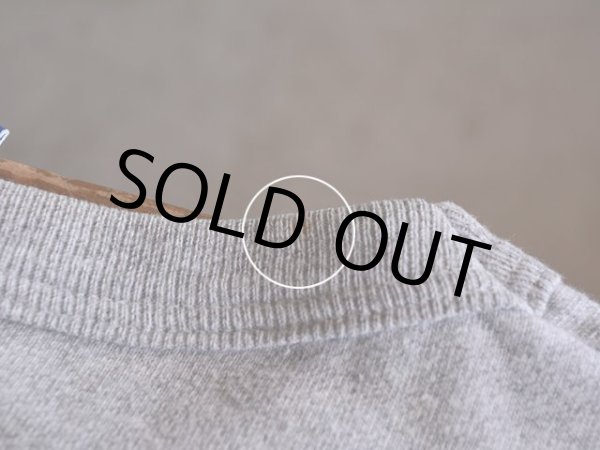 首リブに僅かな汚れ。