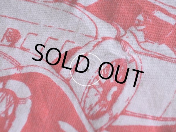 バックプリント中心付近に僅かなダメージ。