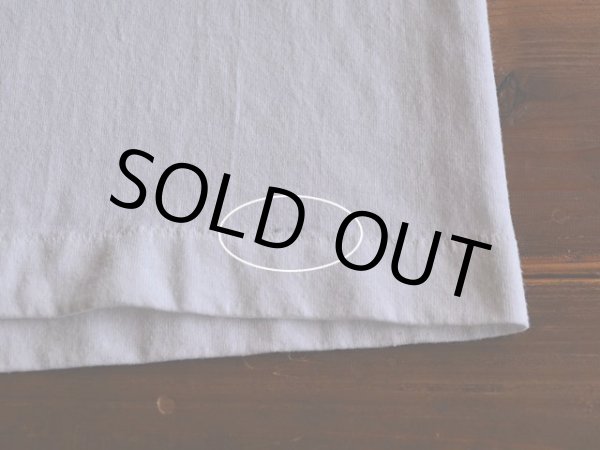 フロント裾に僅かな汚れ。