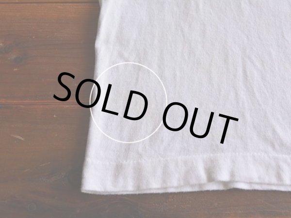 フロント裾に薄らシミ。