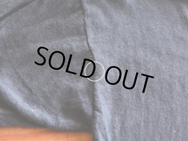 右袖付け根に僅かなホツレ。