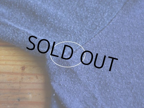 左袖付け根に僅かなホツレ。