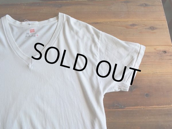 画像4: Hanes VネックTシャツ　 表記M  (4)