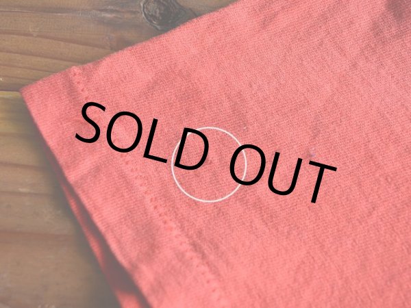 右袖に僅かなホツレ。