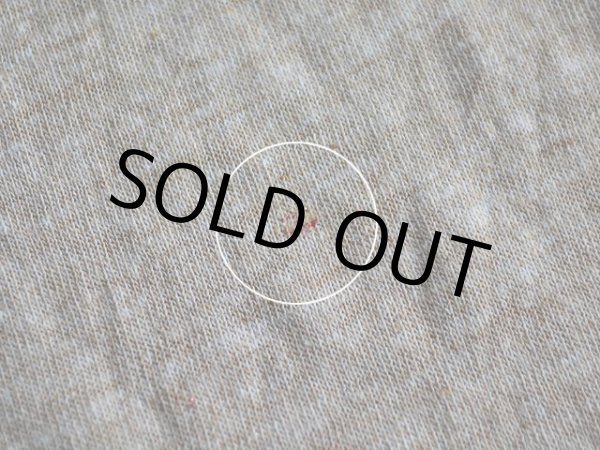 お腹に小さな汚れ。