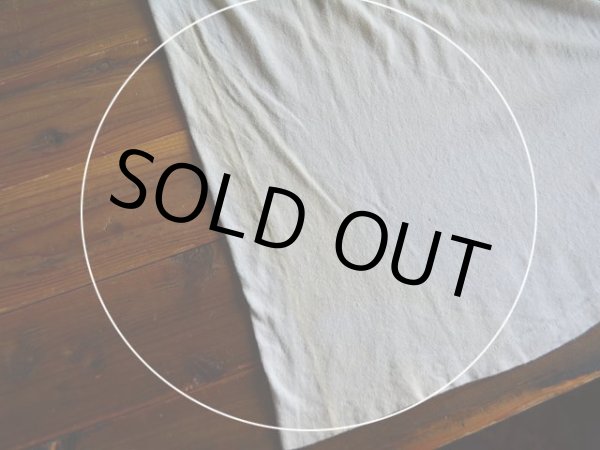 左サイドに薄らシミ汚れ。