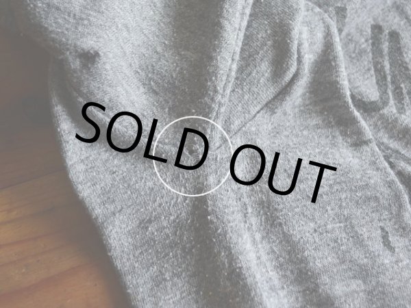 右脇下に少々ダメージ。