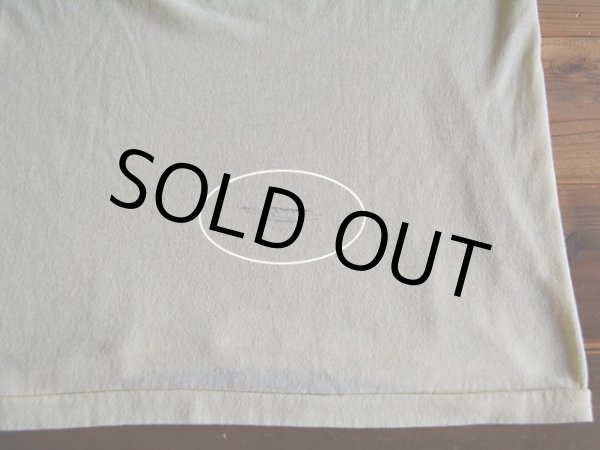 背中に少々汚れ。